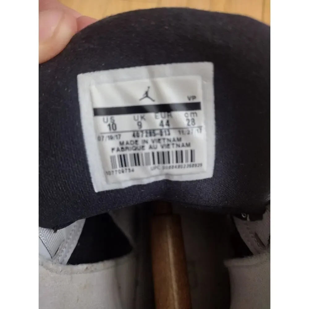 Jordan Retro 13 Size 10 White Black Grey Basketball Shoes 407285-813